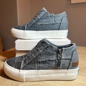 Blowfish Malibu Slip On Sneakers Like New Size 7